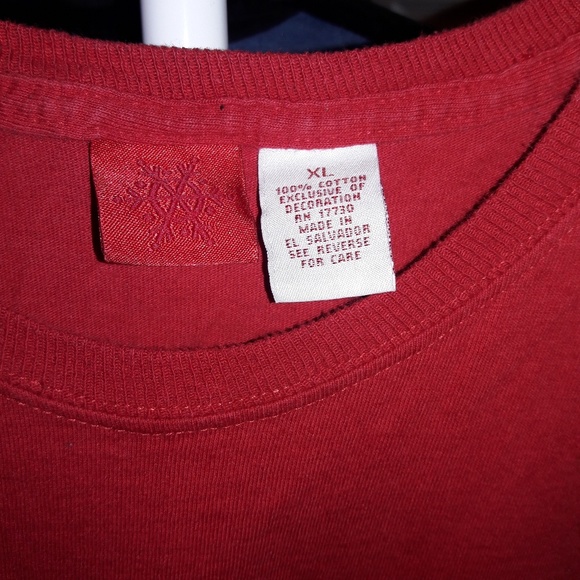 Beautiful Red Tee with Embroidered Penguins - Picture 3 of 4